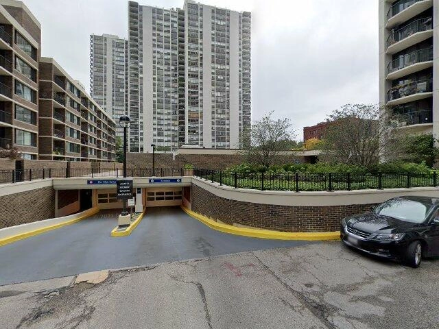House image located at Chicago, IL 60610