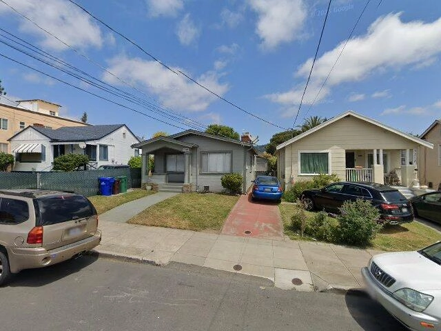 House image located at Oakland, CA 94602