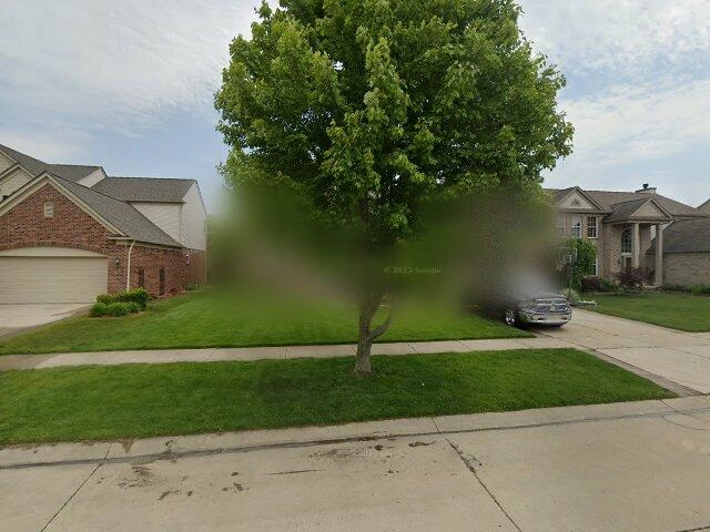 House image located at Macomb, MI 48044