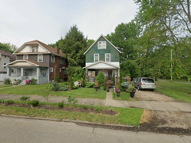 House image located at Akron, OH 44305