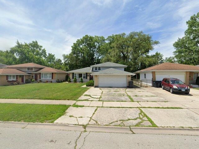 House image located at South Holland, IL 60473