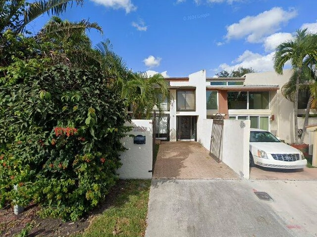 House image located at Miami, FL 33173