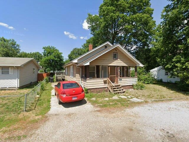 House image located at Pekin, IL 61554