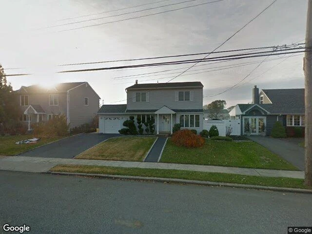 House image located at Massapequa Park, NY 11762