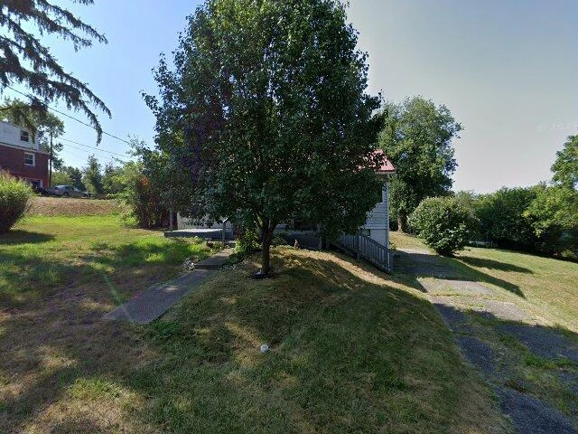 House image located at Burgettstown, PA 15021