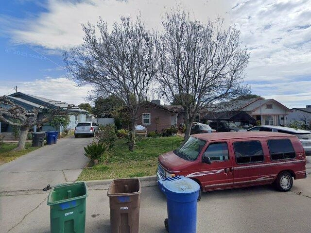 House image located at Sanger, CA 93657