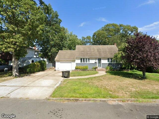 House image located at Lindenhurst, NY 11757