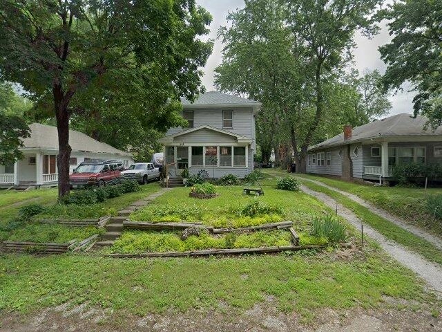 House image located at Independence, MO 64053
