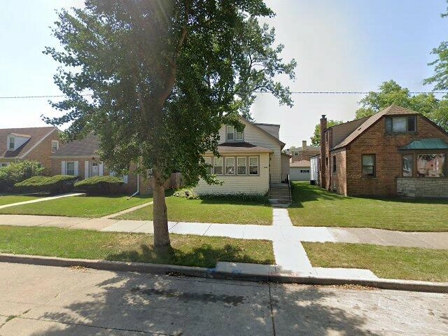House image located at Chicago, IL 60656