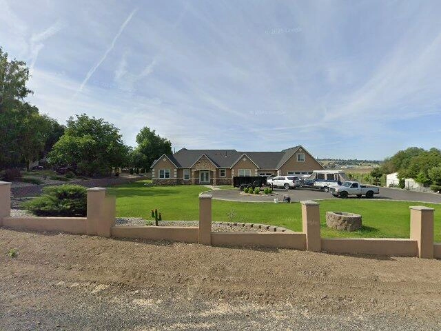 House image located at Sunnyside, WA 98944